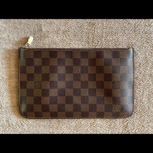 Louis Vuitton Neverfull Pouch